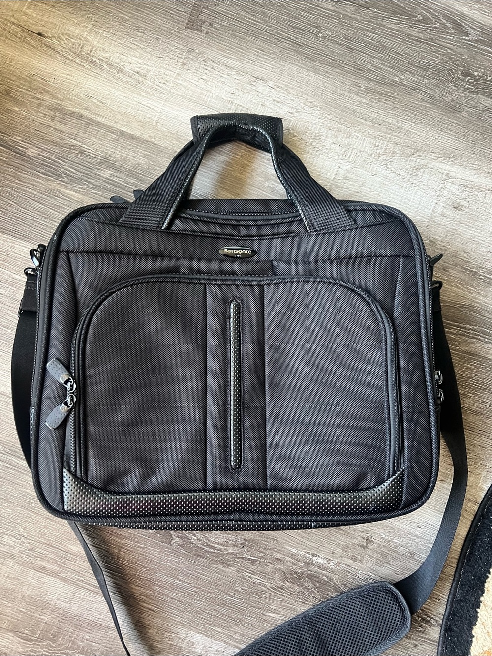 Samsonite Black Laptop Briefcase with Shoulder Strap - Picture 2 of 8